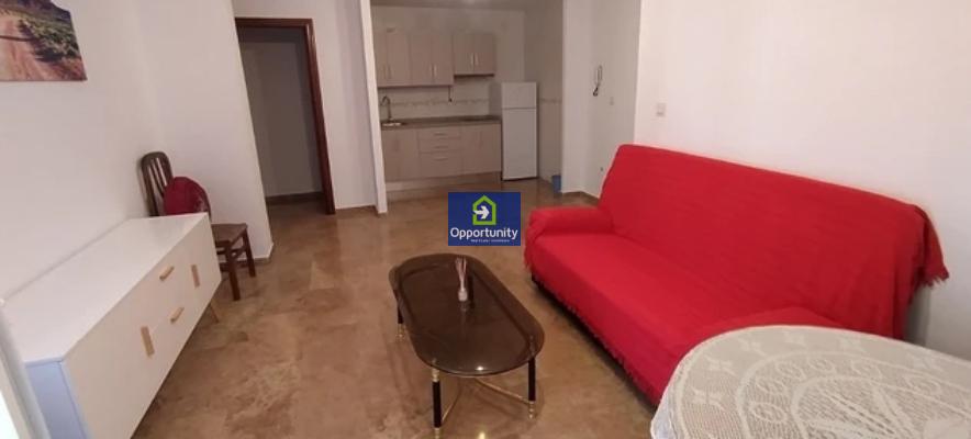 Lägenhet uthyres i La Zubia, 400€/månad (Säsong)