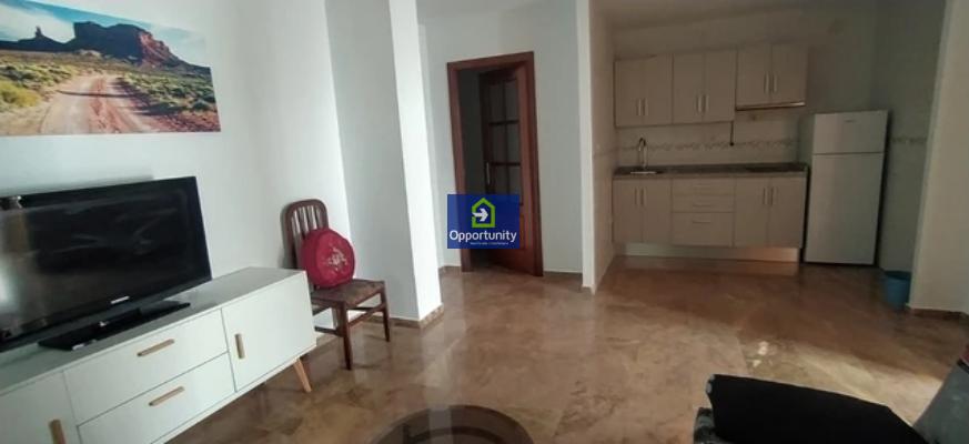 Lägenhet uthyres i La Zubia, 400€/månad (Säsong)