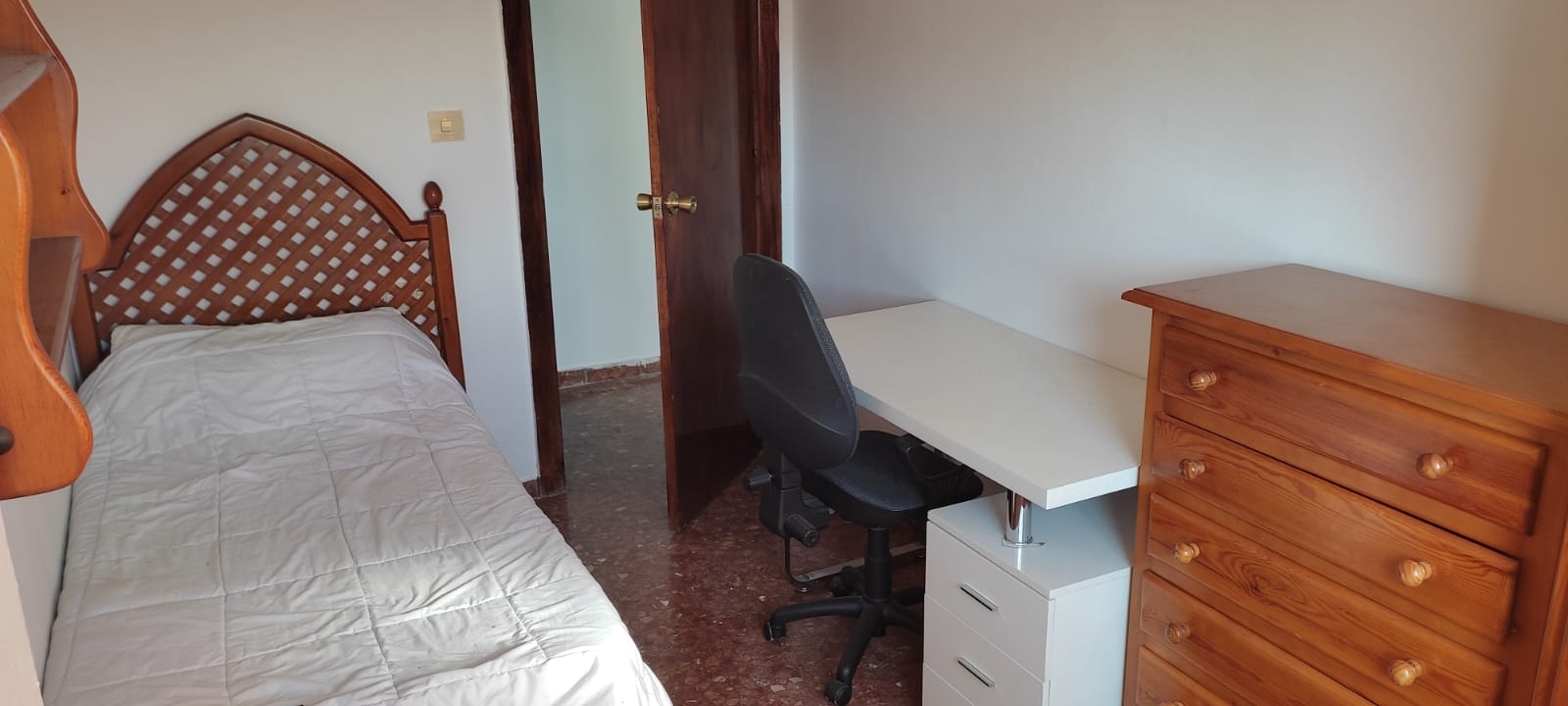 Flat for rent in Plaza de Toros-Doctores-San Lázaro (Granada)