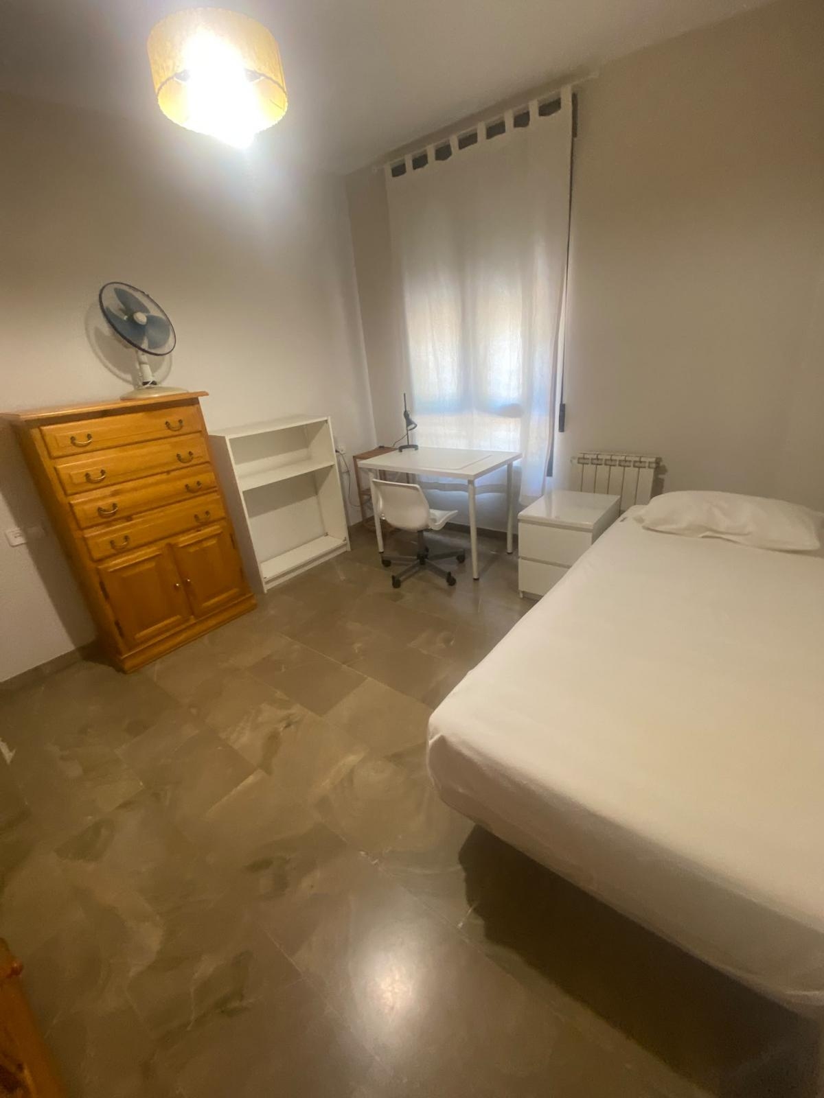 Huoneisto vuokrattavissa Cercado Bajo de Cartuja (Granada)