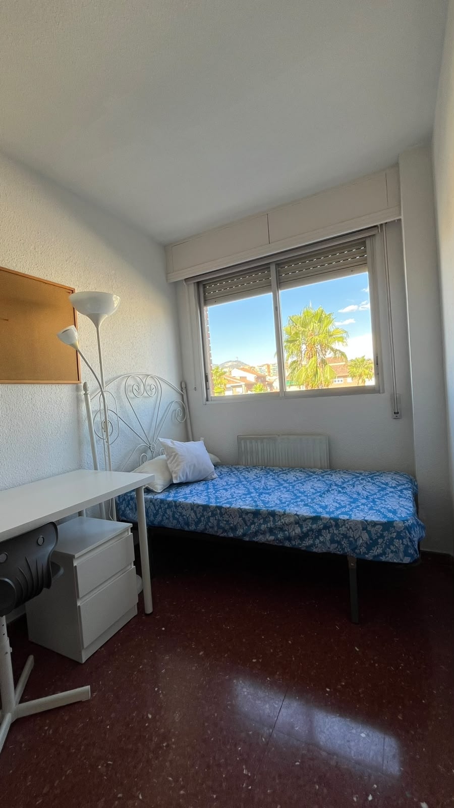ESTUPENDO PISO COMPLETO O POR HABITACIONES CON CALEFACCIÓN DE TRES DORMITORIOS EN SAN FRANCISCO JAVIER