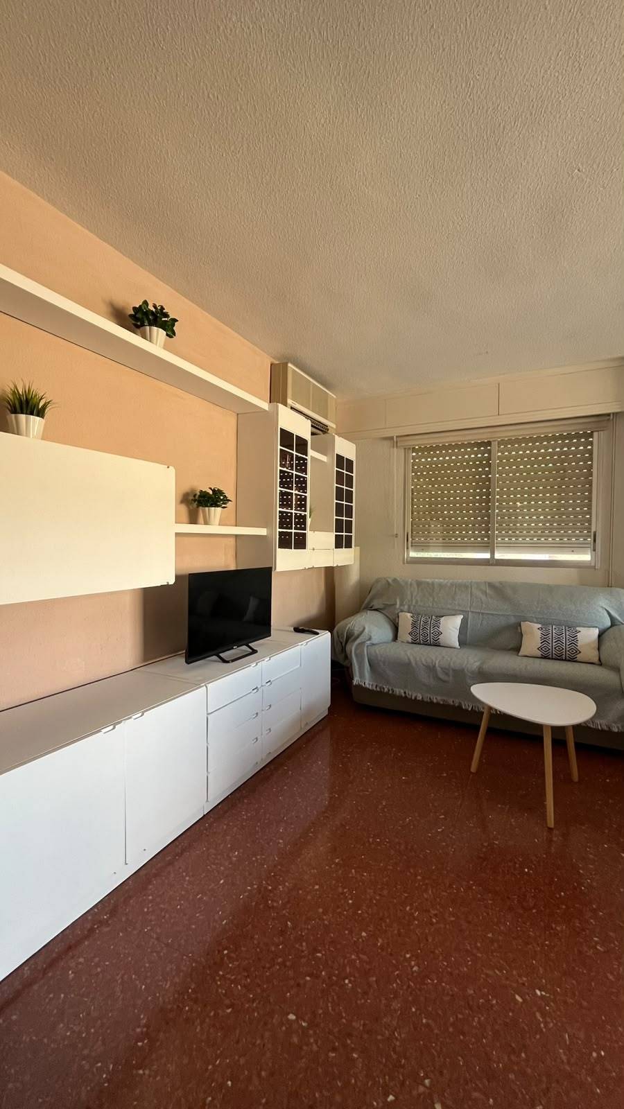 ESTUPENDO PISO COMPLETO O POR HABITACIONES CON CALEFACCIÓN DE TRES DORMITORIOS EN SAN FRANCISCO JAVIER