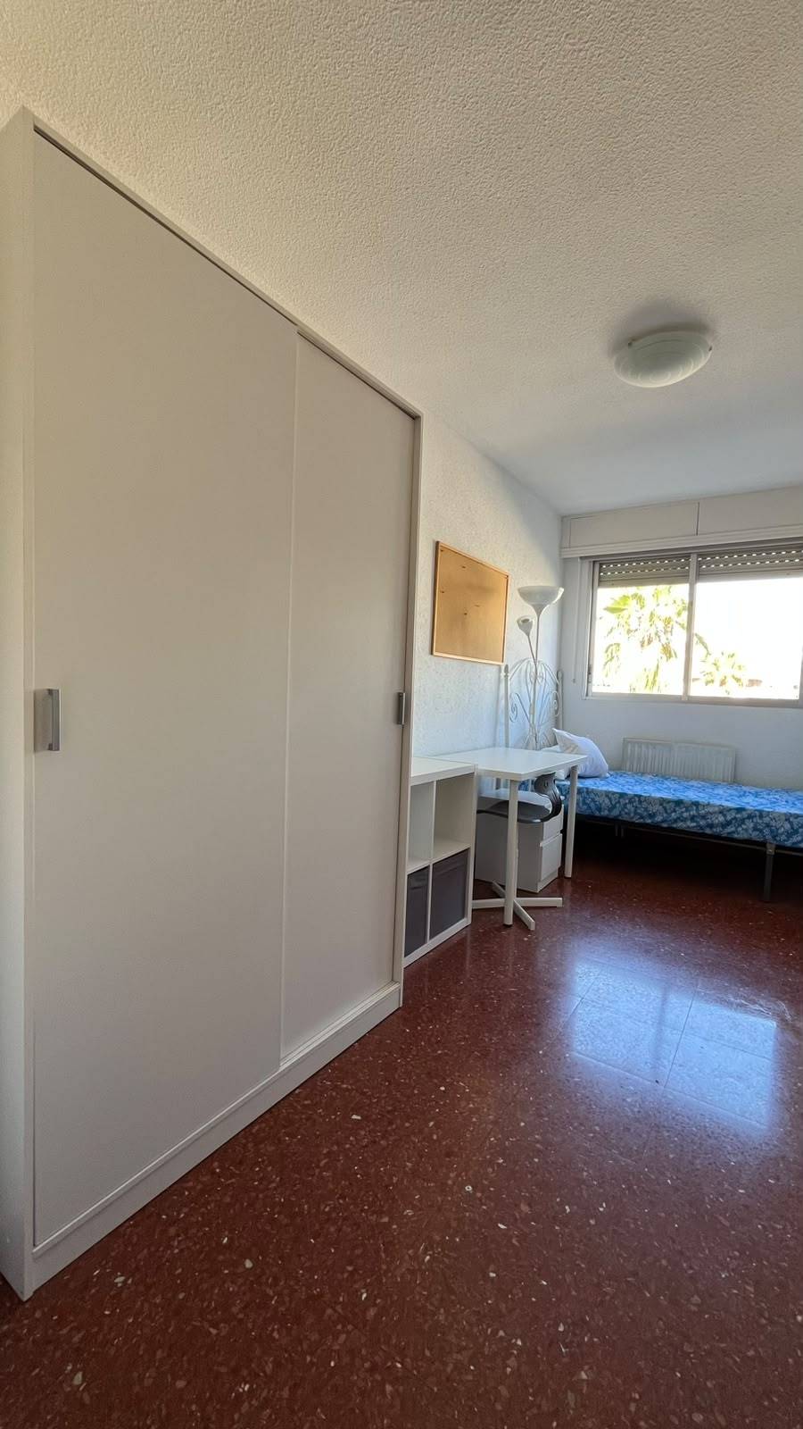 ESTUPENDO PISO COMPLETO O POR HABITACIONES CON CALEFACCIÓN DE TRES DORMITORIOS EN SAN FRANCISCO JAVIER