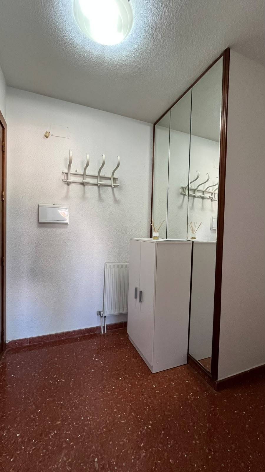 ESTUPENDO PISO COMPLETO O POR HABITACIONES CON CALEFACCIÓN DE TRES DORMITORIOS EN SAN FRANCISCO JAVIER