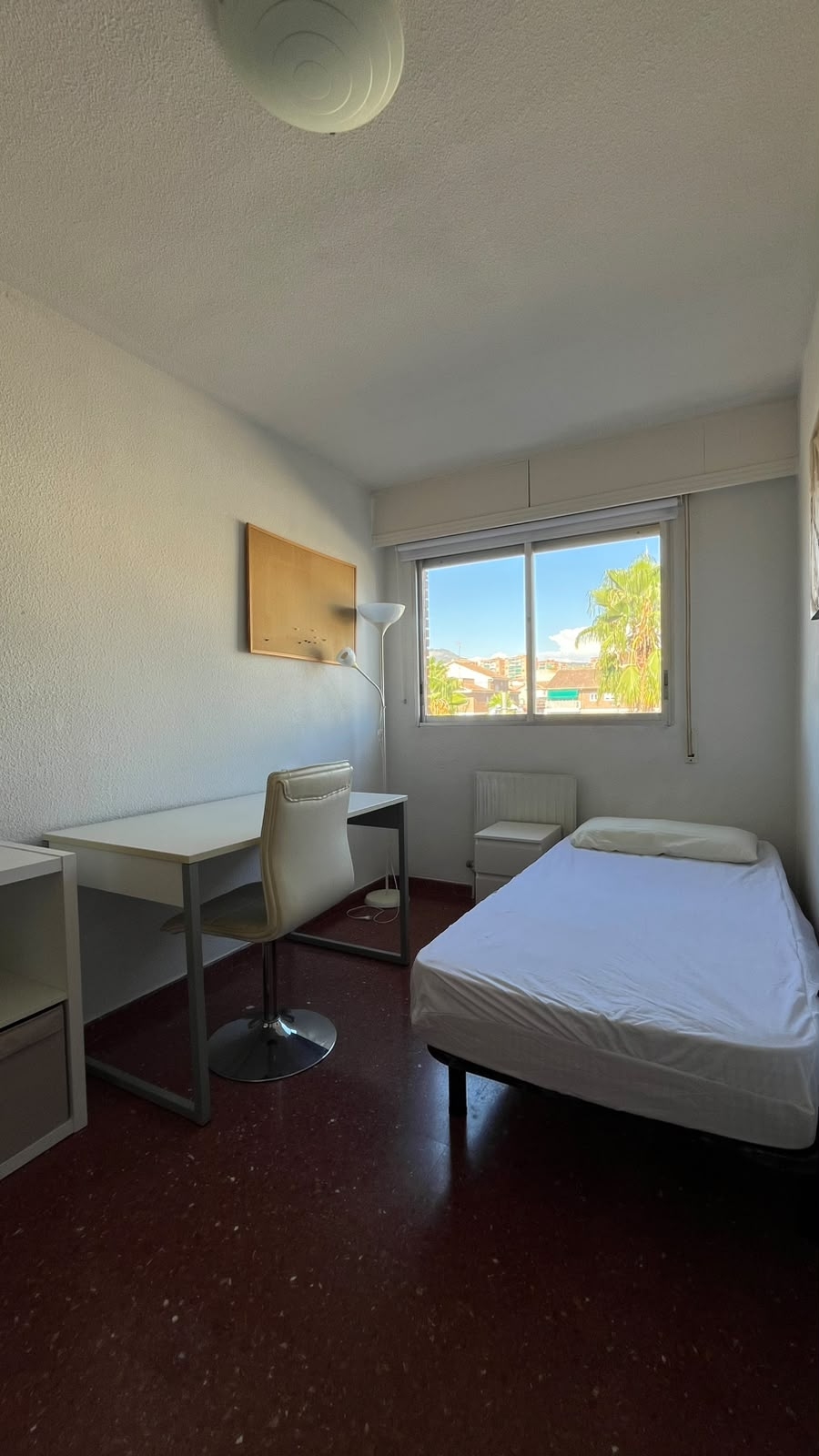 ESTUPENDO PISO COMPLETO O POR HABITACIONES CON CALEFACCIÓN DE TRES DORMITORIOS EN SAN FRANCISCO JAVIER