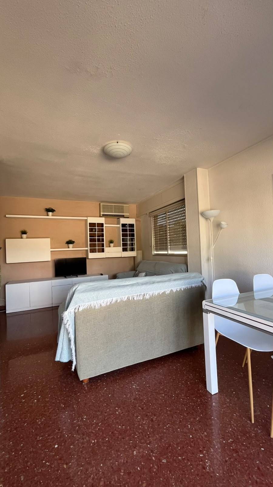 ESTUPENDO PISO COMPLETO O POR HABITACIONES CON CALEFACCIÓN DE TRES DORMITORIOS EN SAN FRANCISCO JAVIER
