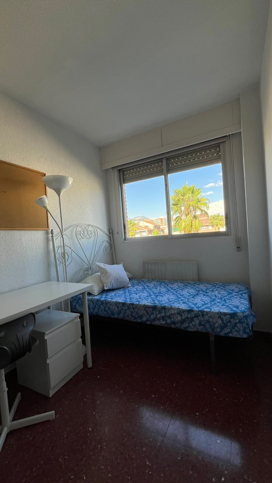 ESTUPENDO PISO COMPLETO O POR HABITACIONES CON CALEFACCIÓN DE TRES DORMITORIOS EN SAN FRANCISCO JAVIER