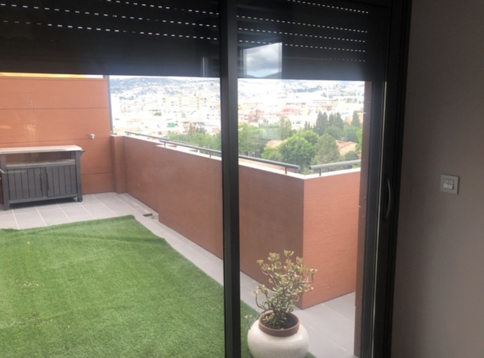 Takvåning uthyres i Campus de la Salud (Granada)
