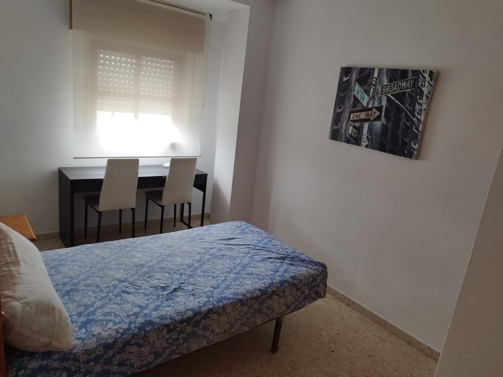 Flat for rent in Joaquina Eguaras (Granada)