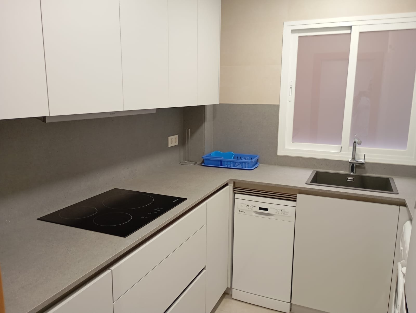 PISO DE TRES DORMITORIOS EN PAJARITOS