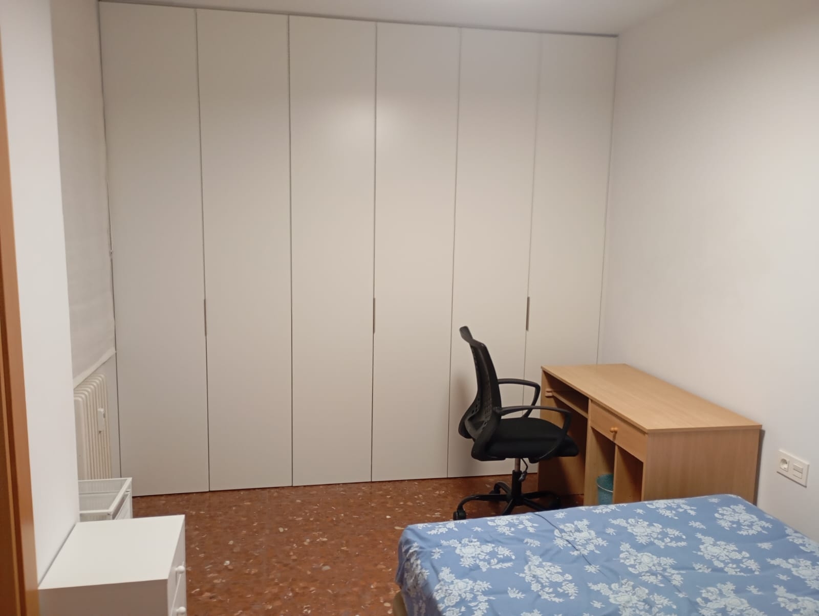 PISO DE TRES DORMITORIOS EN PAJARITOS
