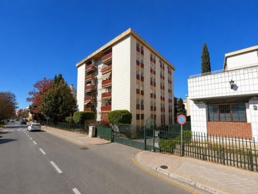 Våning uthyres i Cervantes (Granada)