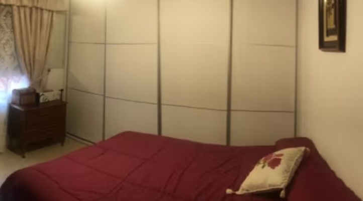PISO DE CUATRO DORMITORIOS EN CERCADO BAJO DE CARTUJA