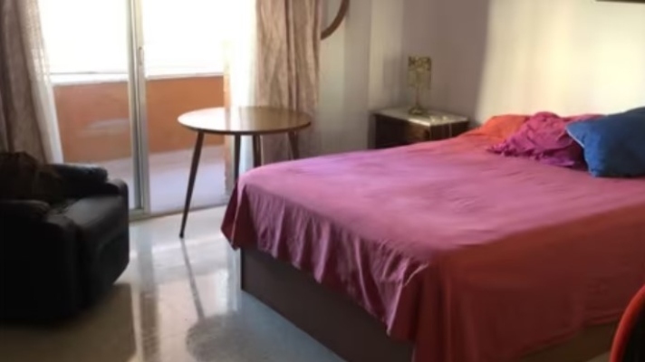 PISO DE CUATRO DORMITORIOS EN CERCADO BAJO DE CARTUJA