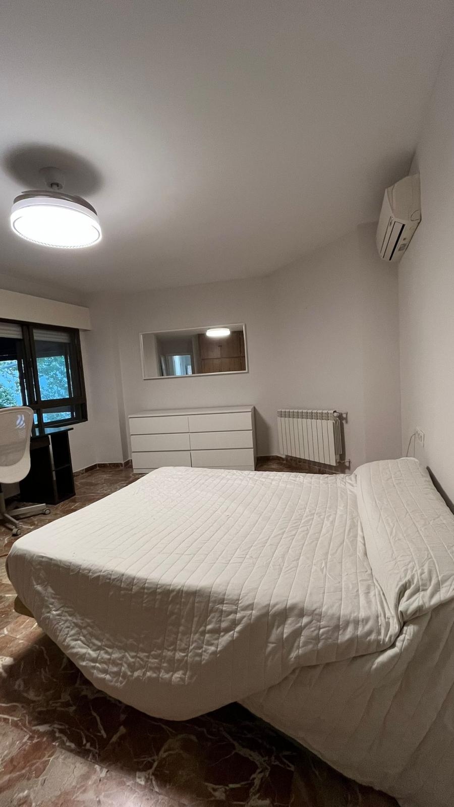 Huoneisto vuokrattavissa Cercado Bajo de Cartuja (Granada)