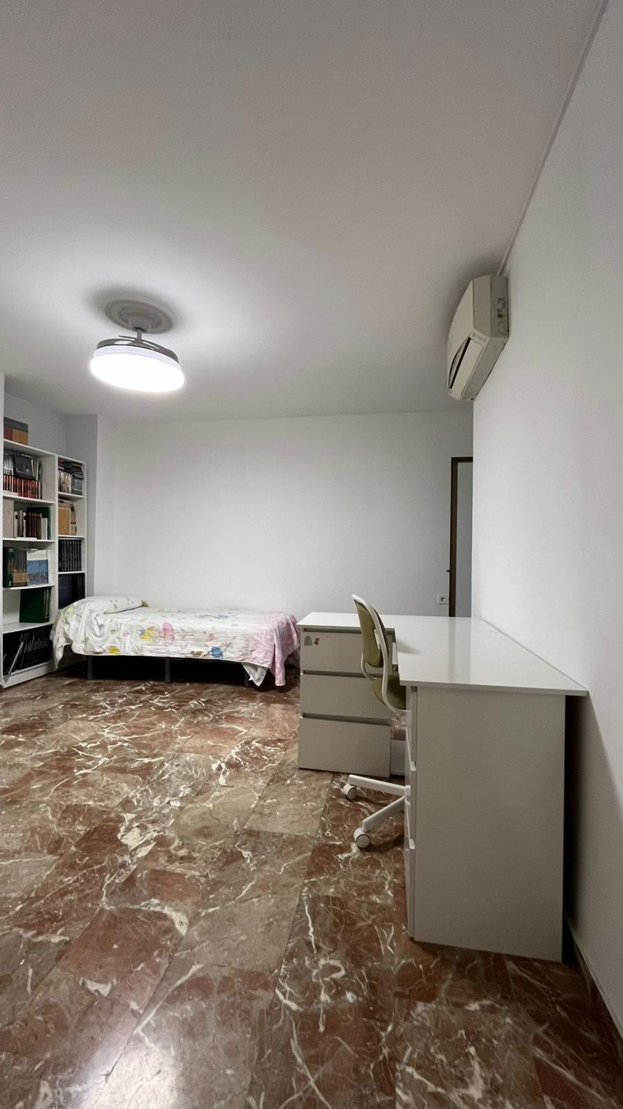 Huoneisto vuokrattavissa Cercado Bajo de Cartuja (Granada)