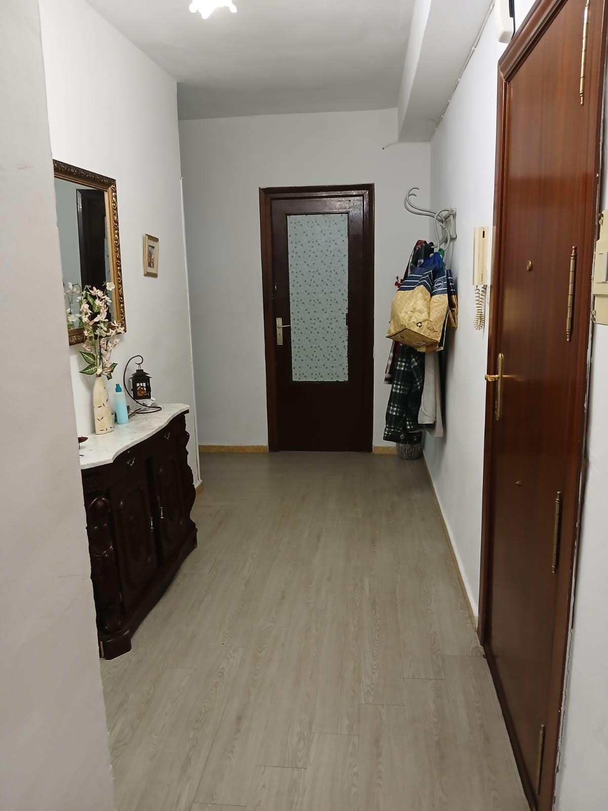 PISO DE TRES DORMITORIOS EN EL CENTRO