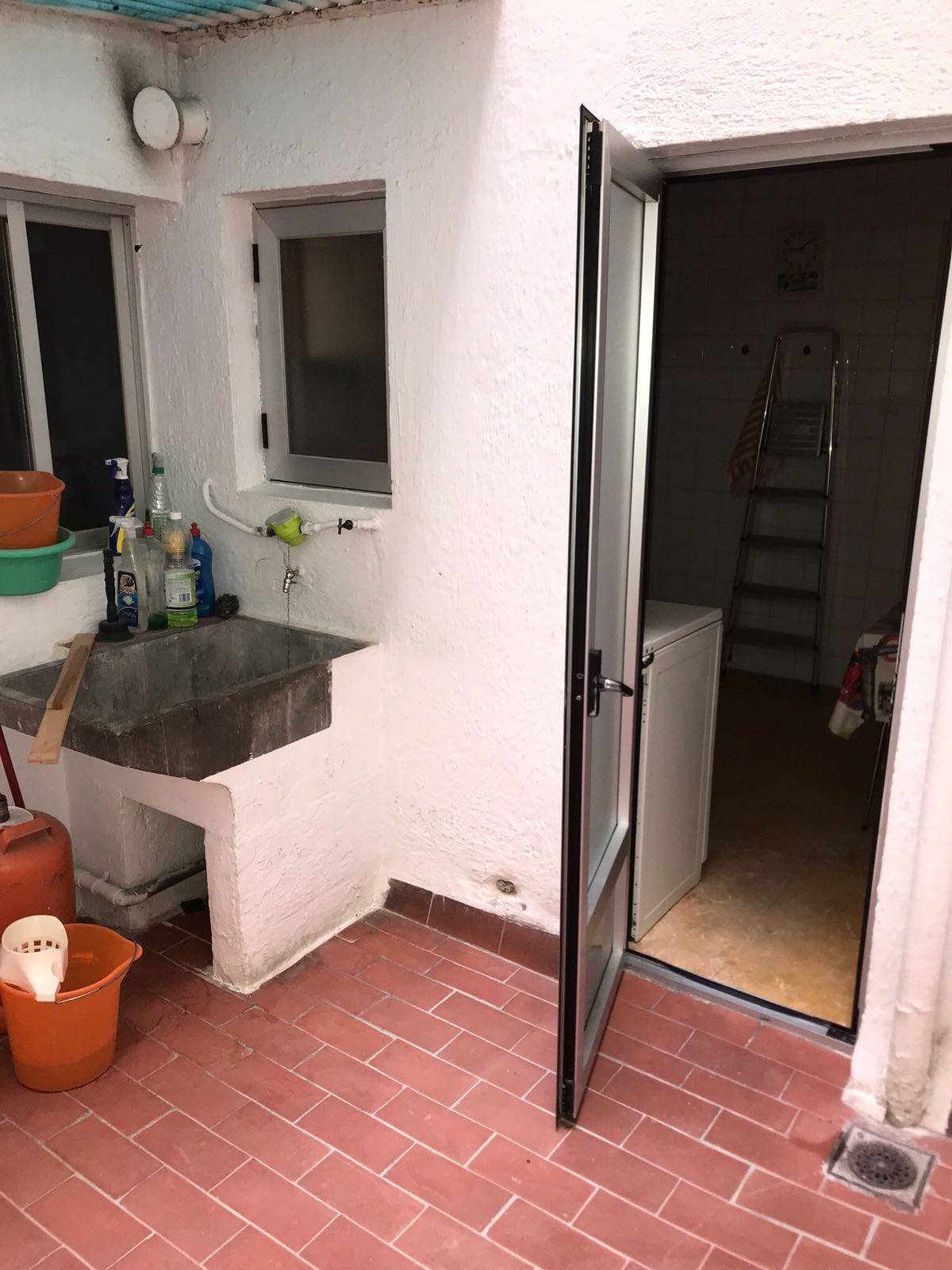PISO DE TRES DORMITORIOS EN EL CENTRO