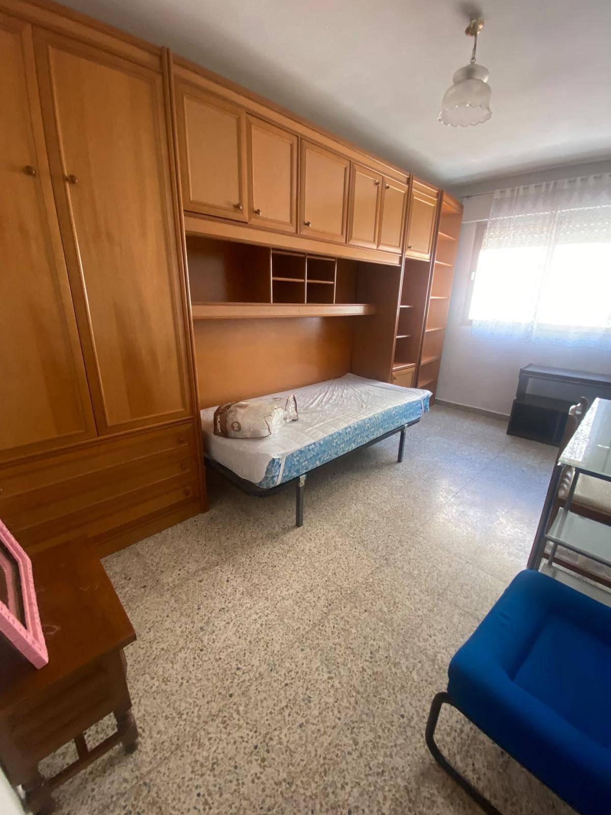 PISO DE CUATRO DORMITORIOS EN CERVANTES