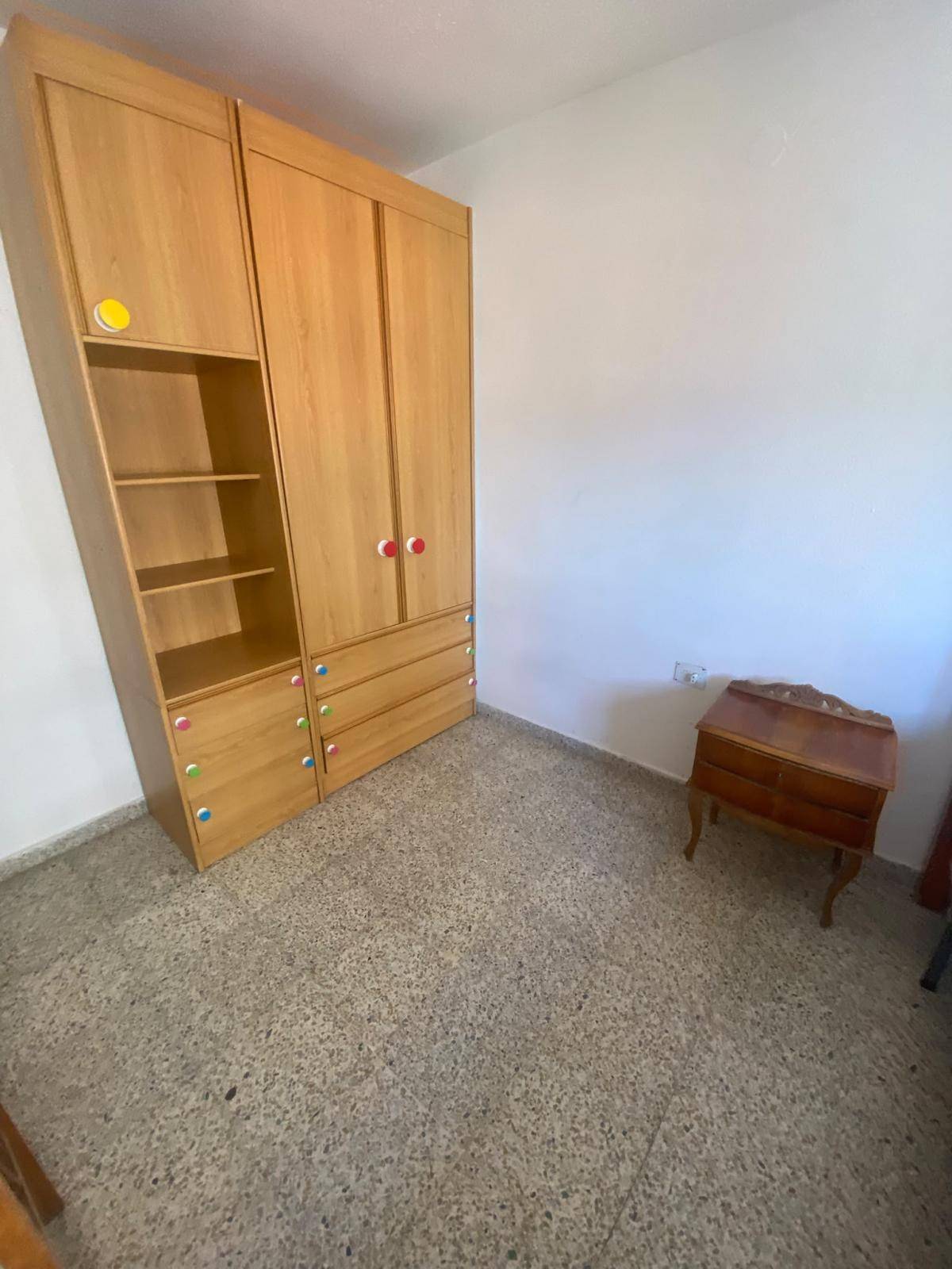 PISO DE CUATRO DORMITORIOS EN CERVANTES