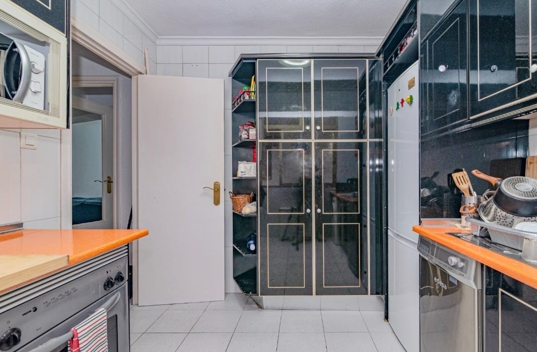 PISO DE TRES DORMITORIOS EN LA CHANA