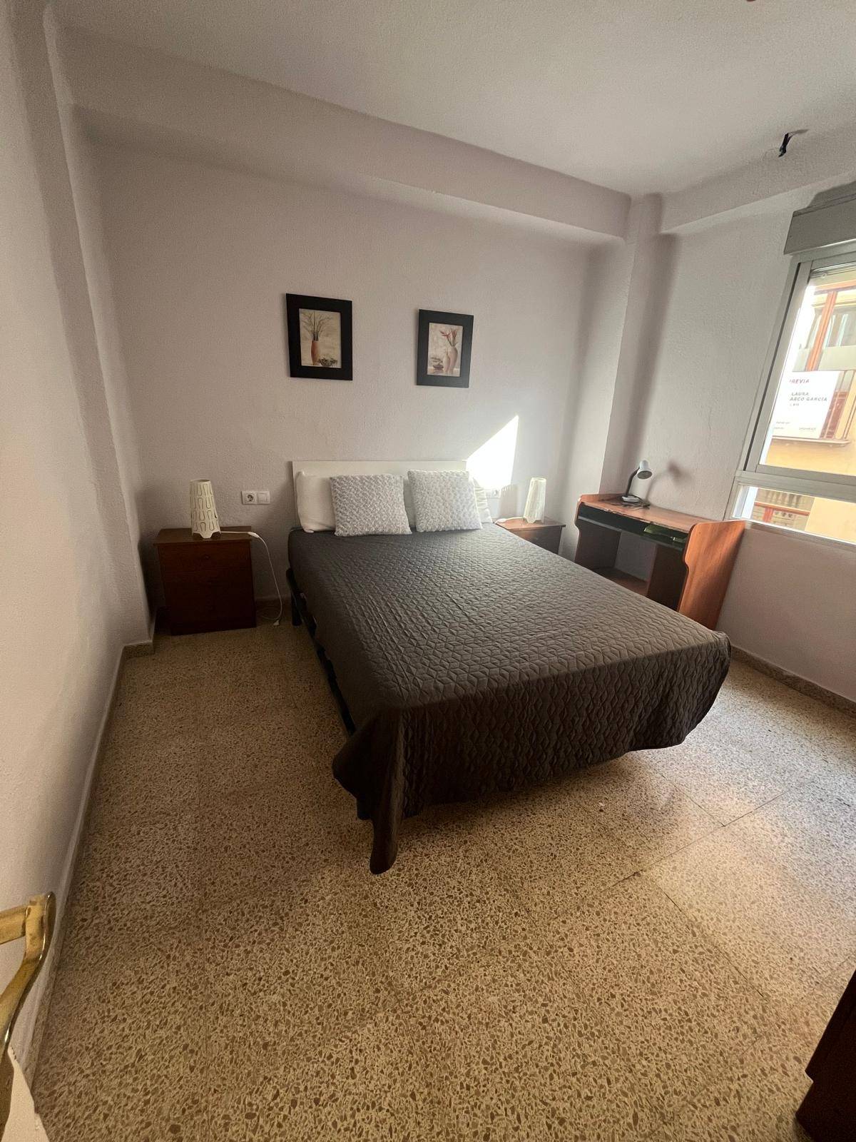 PISO DE TRES DORMITORIOS EN EL CENTRO