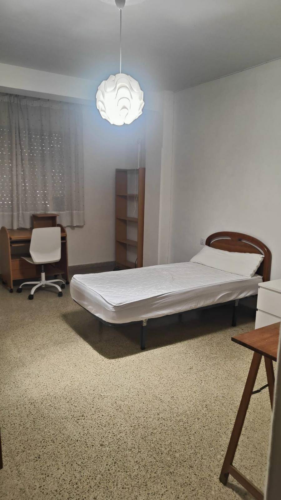 DOS HABITACIONES DISPONIBLES EN CAMINO DE RONDA