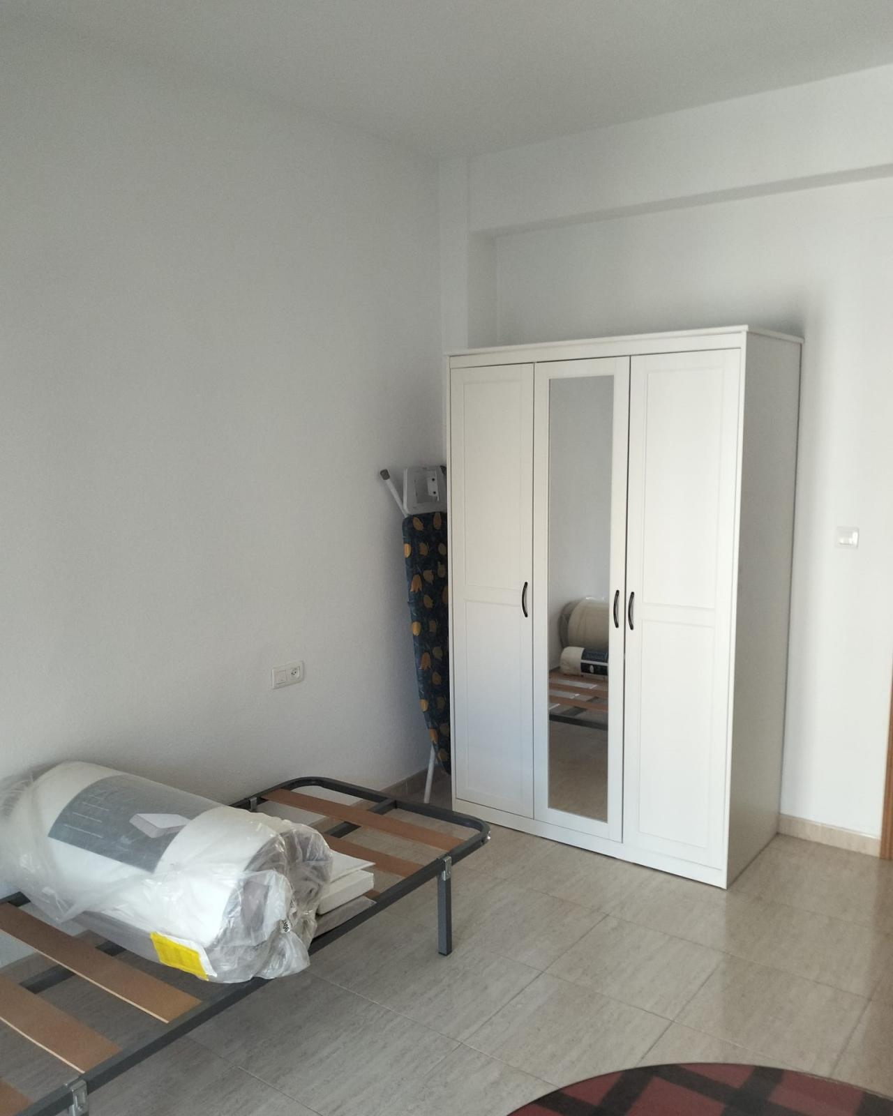 Huoneisto vuokrattavissa Cercado Bajo de Cartuja (Granada)
