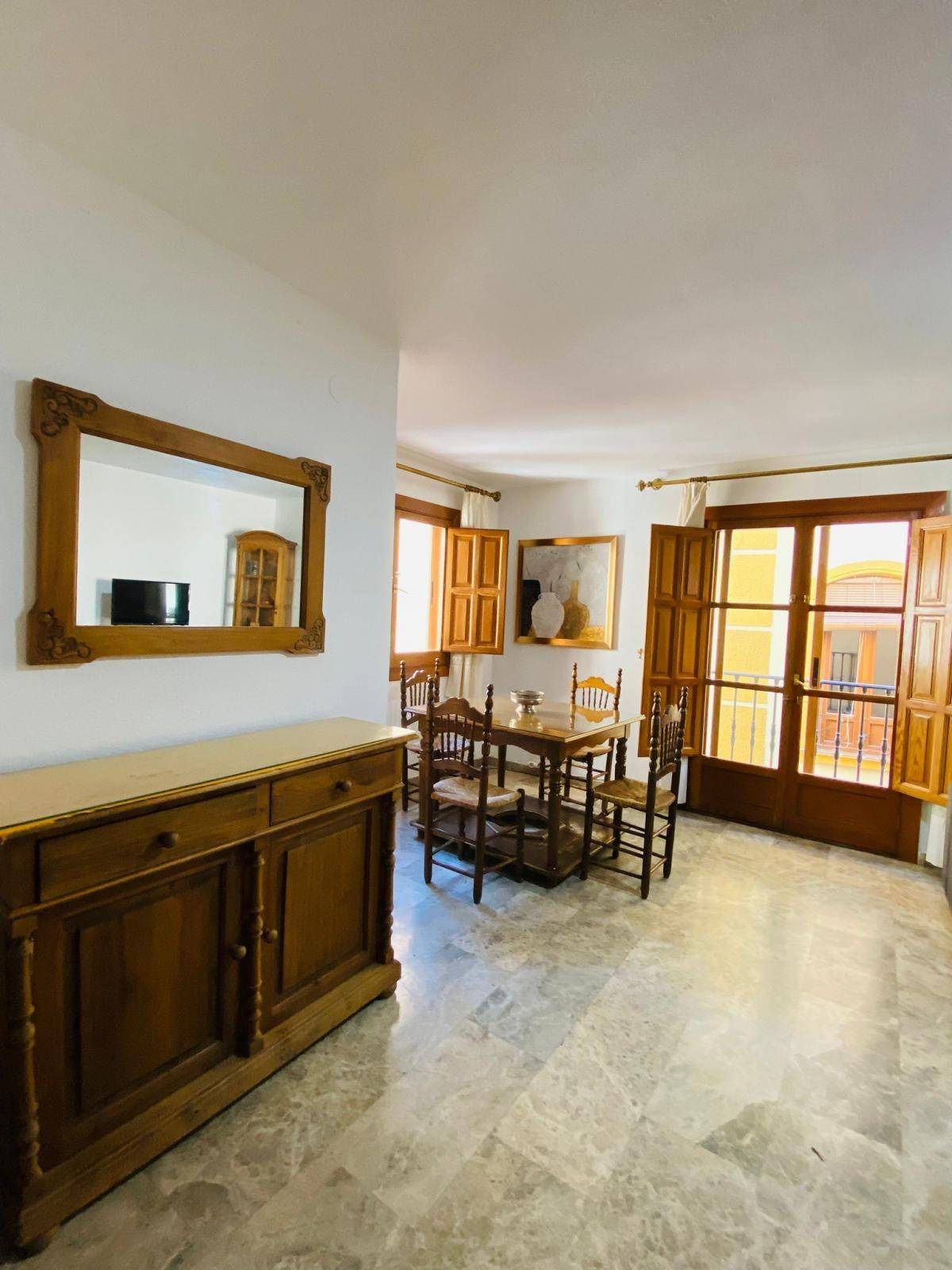ESTUPENDO PISO  EN PLENO CENTRO DE GRANADA