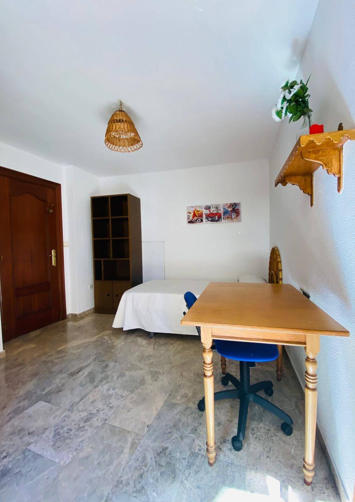 ESTUPENDO PISO  EN PLENO CENTRO DE GRANADA