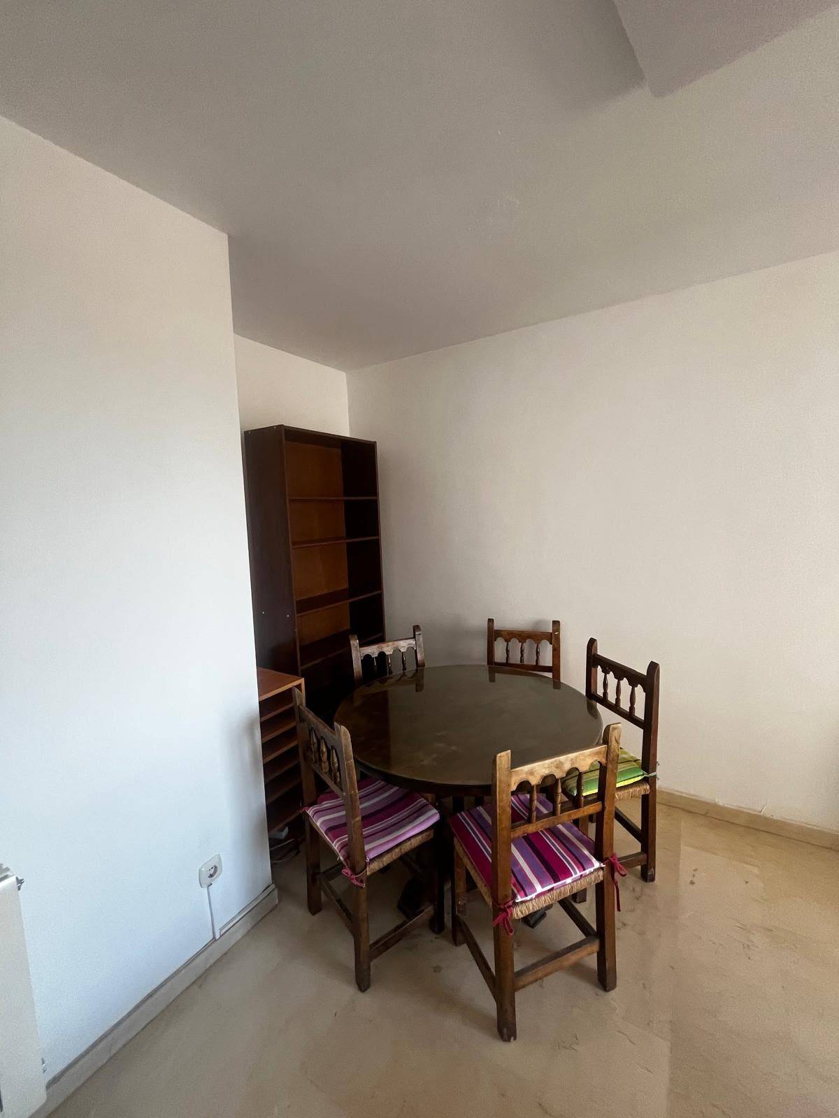 Pieni huoneisto vuokrattavissa Cerrillo de Maracena (Granada)