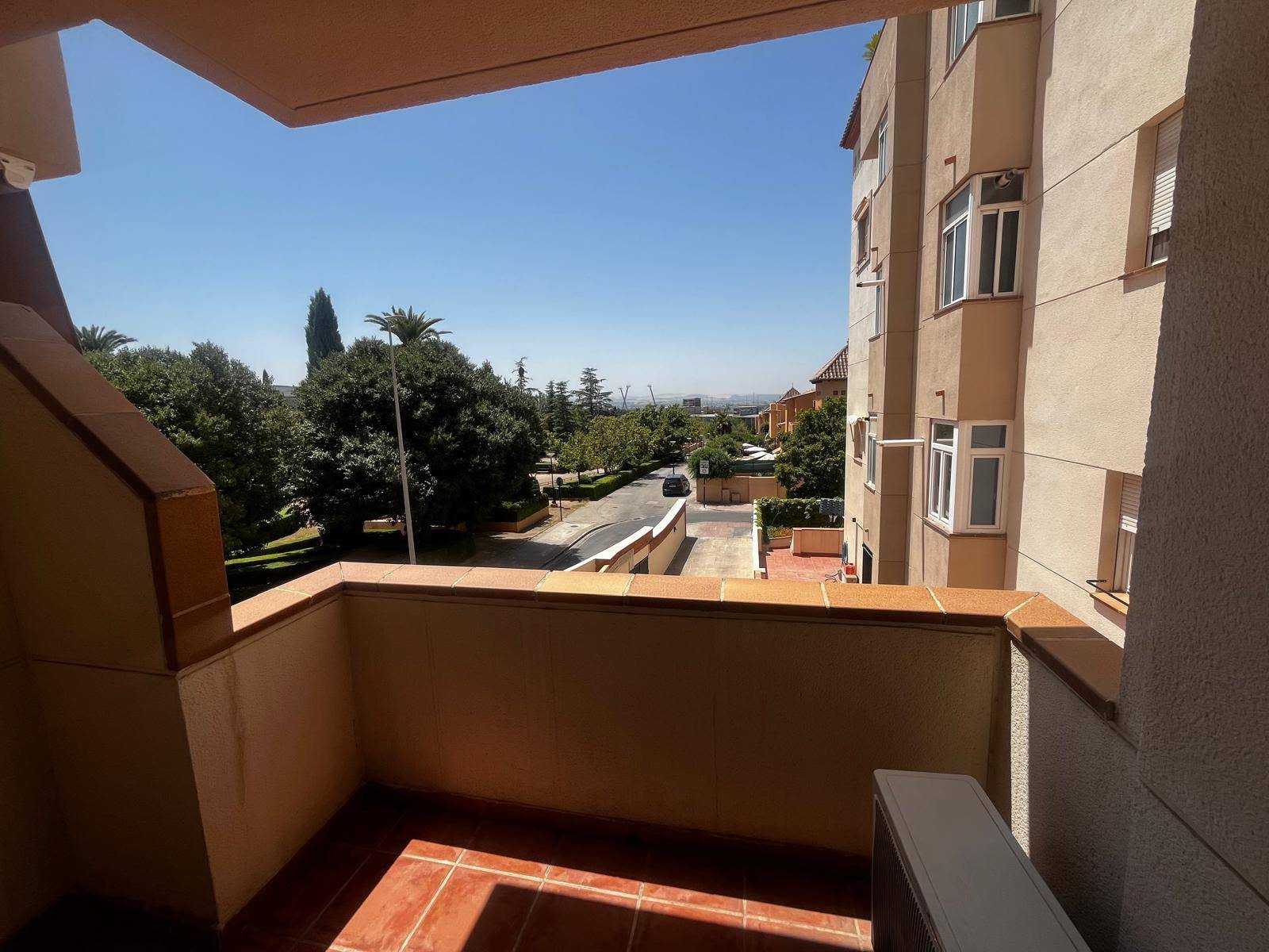 Pieni huoneisto vuokrattavissa Cerrillo de Maracena (Granada)