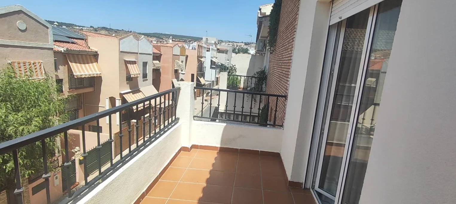Duplex til leie til Genil (Granada)
