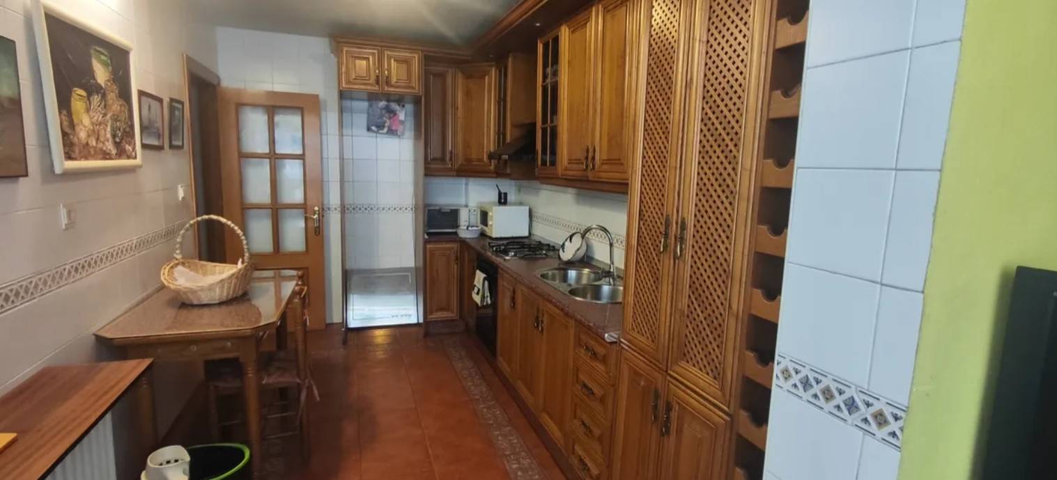 Duplex til leie til Genil (Granada)