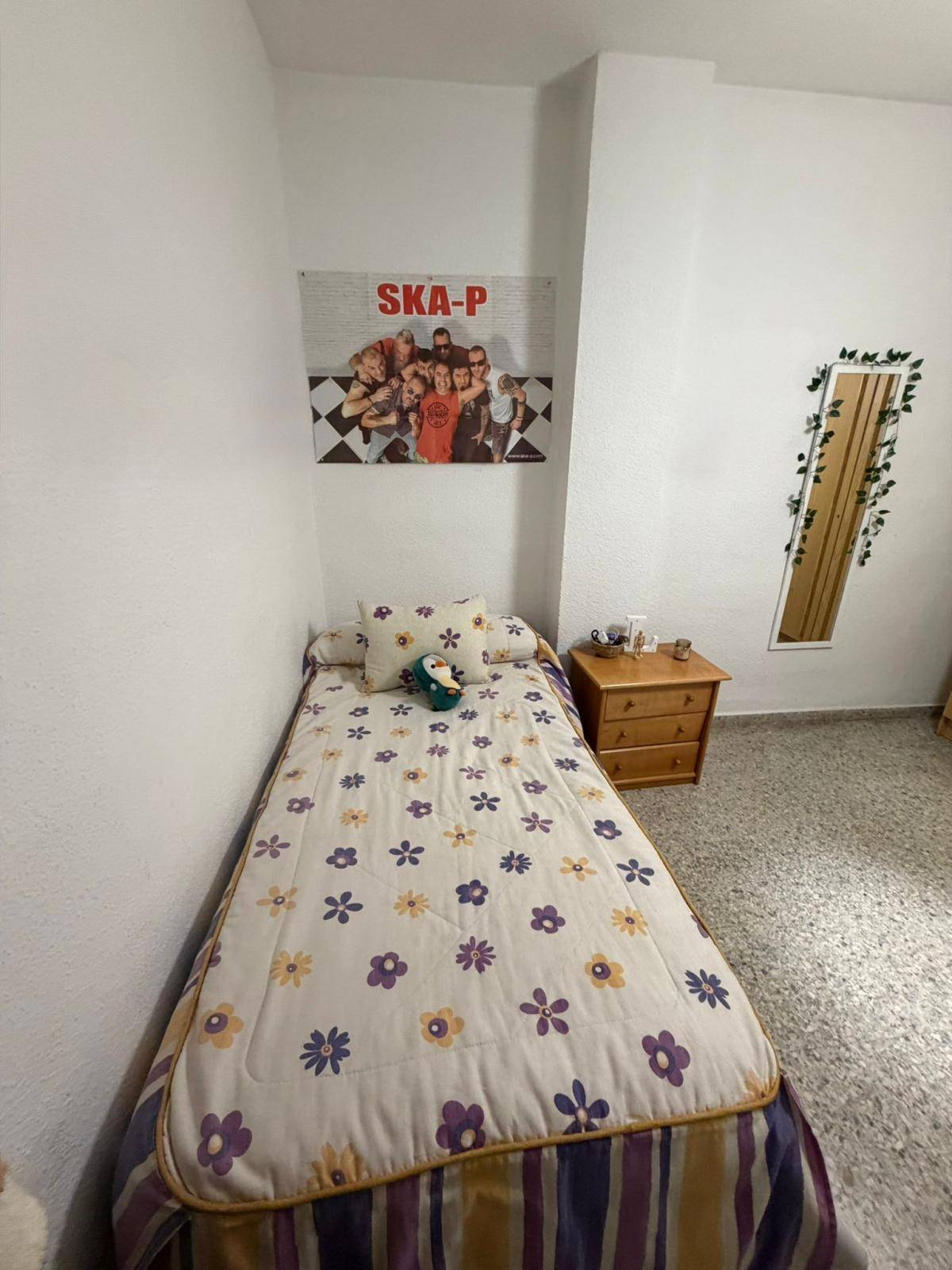 HABITACIÓN DISPONIBLE JUNTO A CAMINO DE RONDA